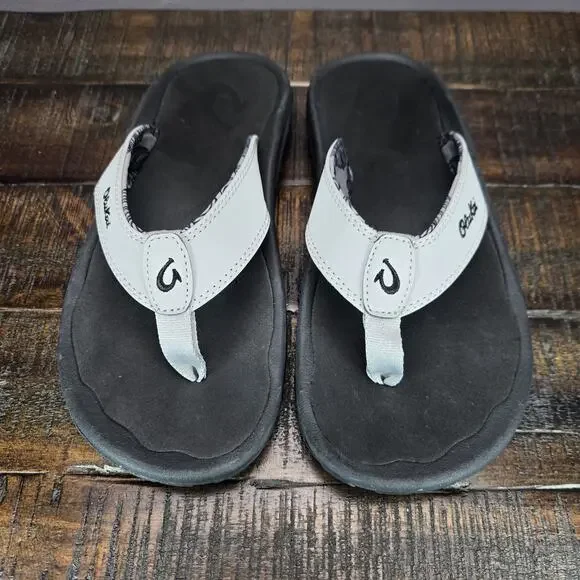 NEW OluKai Ohana Mens Size 7 Slip On Flip Flops Beach Sandals Foam Gray Black